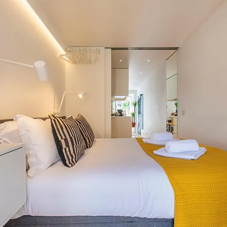 Lovelystay - The Blue Pool House דירה