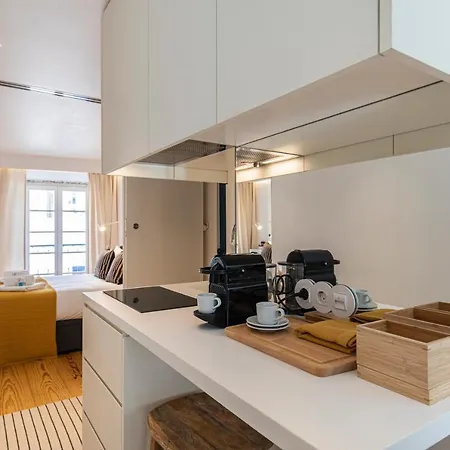 Lovelystay - The Blue Pool House ליסבון