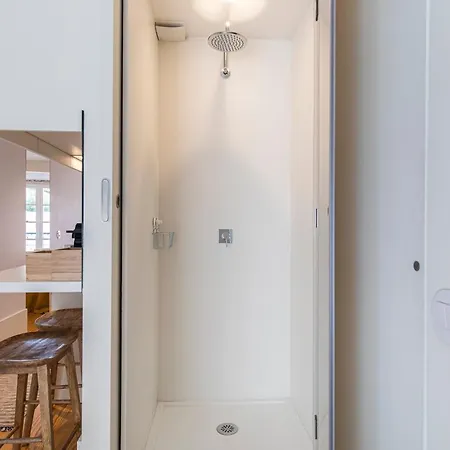 דירה Lovelystay - The Blue Pool House *