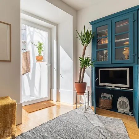 Lovelystay - The Blue Pool House דירה