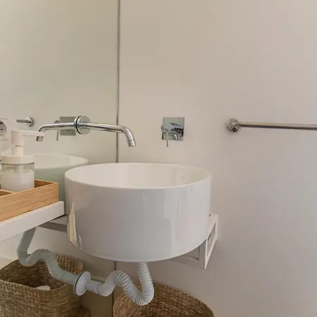 דירה Lovelystay - The Blue Pool House *