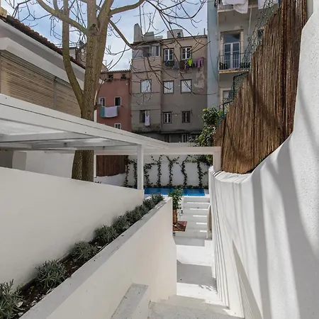 דירה Lovelystay - The Blue Pool House